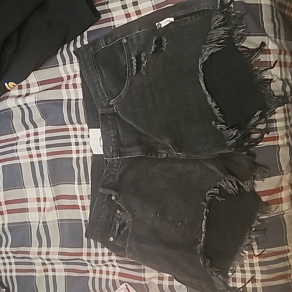 One teaspoon shorts black 32